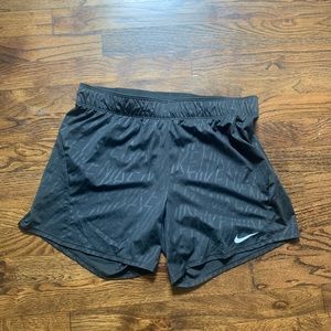 Nike Dri Fit Shorts Size: Medium